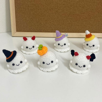 Crochet Ghost Keychain, Cute Halloween Ghost, Little Ghost Amigurumi Plushie, Pumpkin Witchy Evil Ghosts, Halloween Gift, Halloween Decor