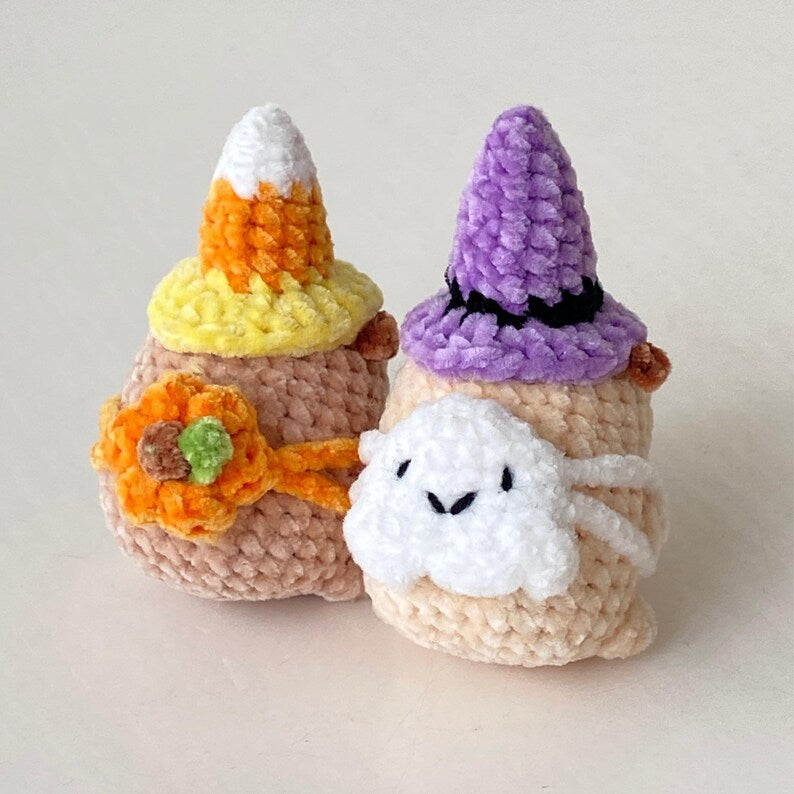 Crochet Capybara Themed Halloween Fall Keychain, Amigurumi Capybara, Capybara With Bag Plush Toy Keychains, Mini Capybara Halloween Gifts