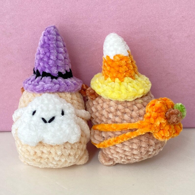 Crochet Capybara Themed Halloween Fall Keychain, Amigurumi Capybara, Capybara With Bag Plush Toy Keychains, Mini Capybara Halloween Gifts