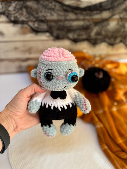 Crochet Zombie Figure, Handmade Halloween Decor, Cute Zombie Character, Spooky Gothic Decoration, Halloween Collectible, Horror Lover Gift