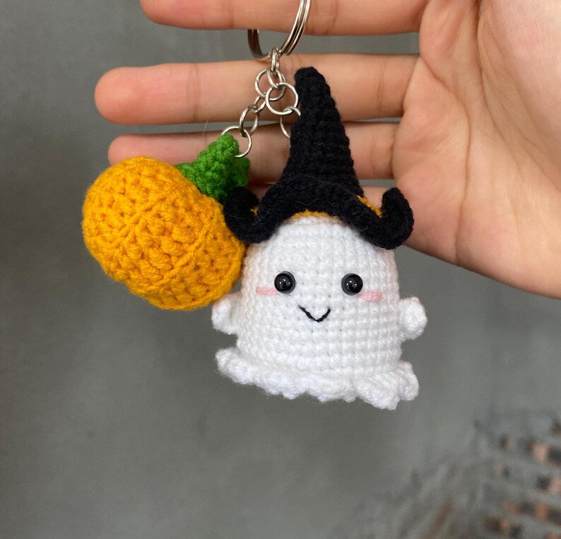 Crochet Ghost Witch Hat Pumpkin Keychain, Amigurumi Ghost Pumpkin, Ghost Pumpkin Plushie Toy Keychain, Halloween Decor, Halloween Gifts