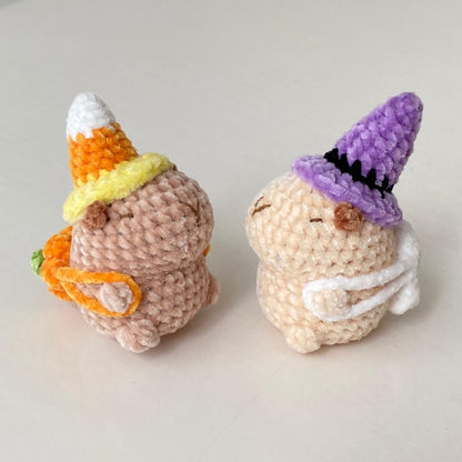 Crochet Capybara Themed Halloween Fall Keychain, Amigurumi Capybara, Capybara With Bag Plush Toy Keychains, Mini Capybara Halloween Gifts