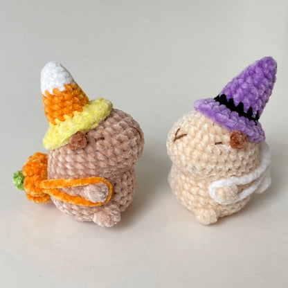Crochet Capybara Themed Halloween Fall Keychain, Amigurumi Capybara, Capybara With Bag Plush Toy Keychains, Mini Capybara Halloween Gifts