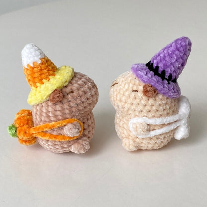 Crochet Capybara Themed Halloween Fall Keychain, Amigurumi Capybara, Capybara With Bag Plush Toy Keychains, Mini Capybara Halloween Gifts