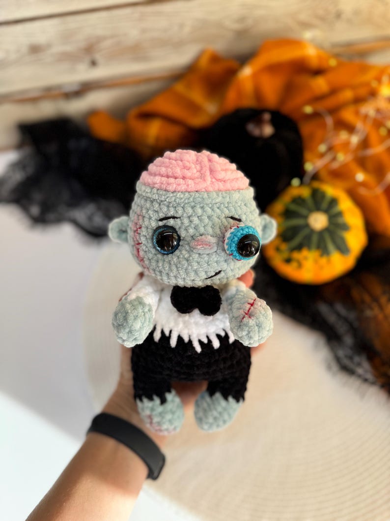 Crochet Zombie Figure, Handmade Halloween Decor, Cute Zombie Character, Spooky Gothic Decoration, Halloween Collectible, Horror Lover Gift
