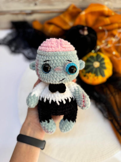 Crochet Zombie Figure, Handmade Halloween Decor, Cute Zombie Character, Spooky Gothic Decoration, Halloween Collectible, Horror Lover Gift