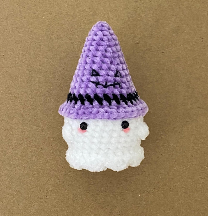 Handmade Crochet Amigurumi Mini Ghost With Bucket Hats Keychain, Cute Ghost Stuffed Plush Plushie, Fall Halloween Decor, Halloween Gifts