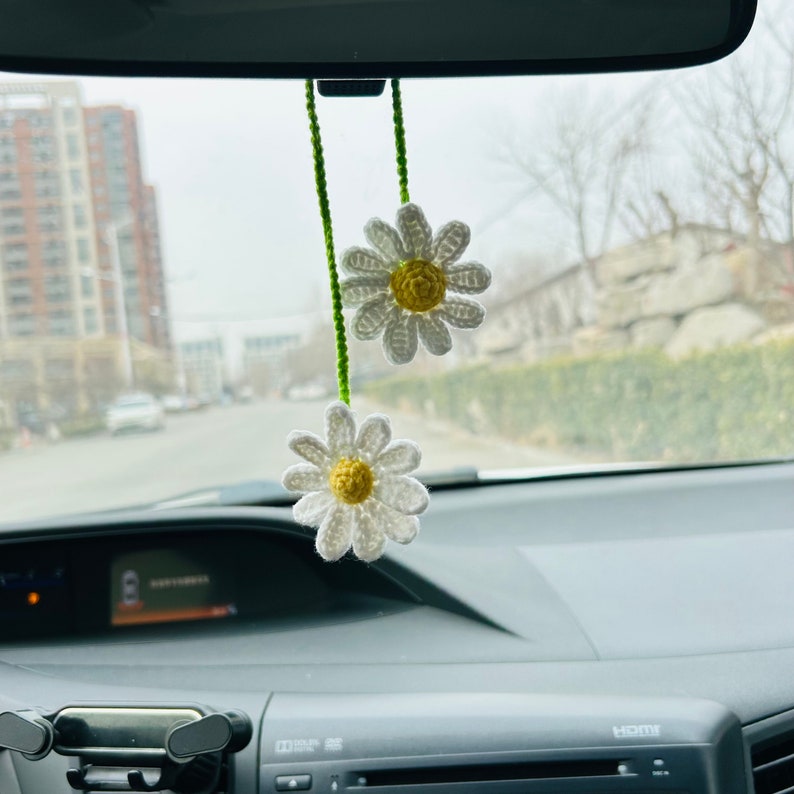 Handmade crochet daisy Car Mirror Hanging Accessories cute Charm flower Teens Interior Rear View Mirror Flower Decor for Women