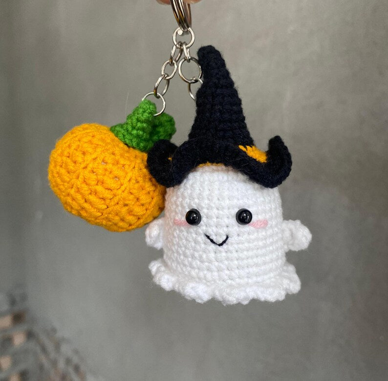 Crochet Ghost Witch Hat Pumpkin Keychain, Amigurumi Ghost Pumpkin, Ghost Pumpkin Plushie Toy Keychain, Halloween Decor, Halloween Gifts