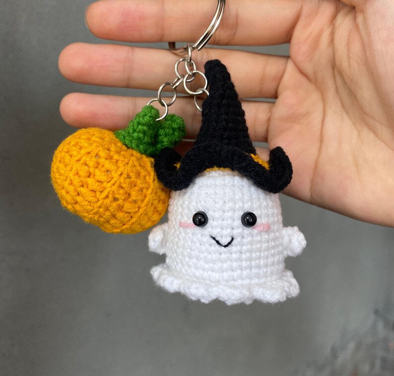 Crochet Ghost Witch Hat Pumpkin Keychain, Amigurumi Ghost Pumpkin, Ghost Pumpkin Plushie Toy Keychain, Halloween Decor, Halloween Gifts