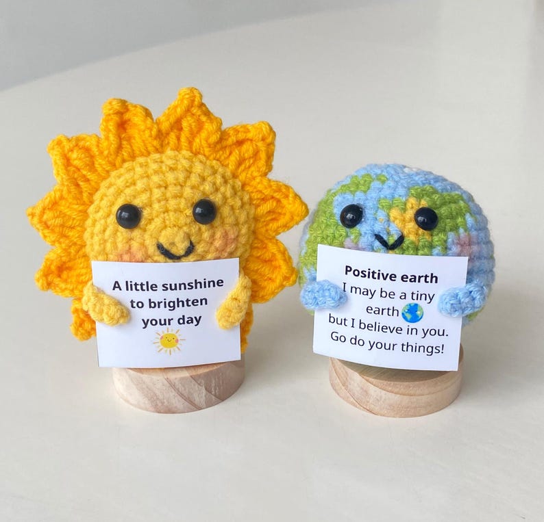 2PCS Crochet Supportive Sun/Earth, Positive Sun, Positive Earth, Cute Desk Accessory, Coworkers Gift, Cheer Up Gift, Birthday Gifts