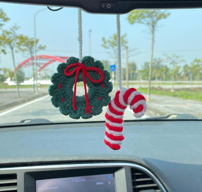 Crochet Mini Wreath Candy Cane Car Charm, Cute Wreath Candy Cane Rear View Mirror Ornament, Christmas Car Decor Accessories, Christmas Gift