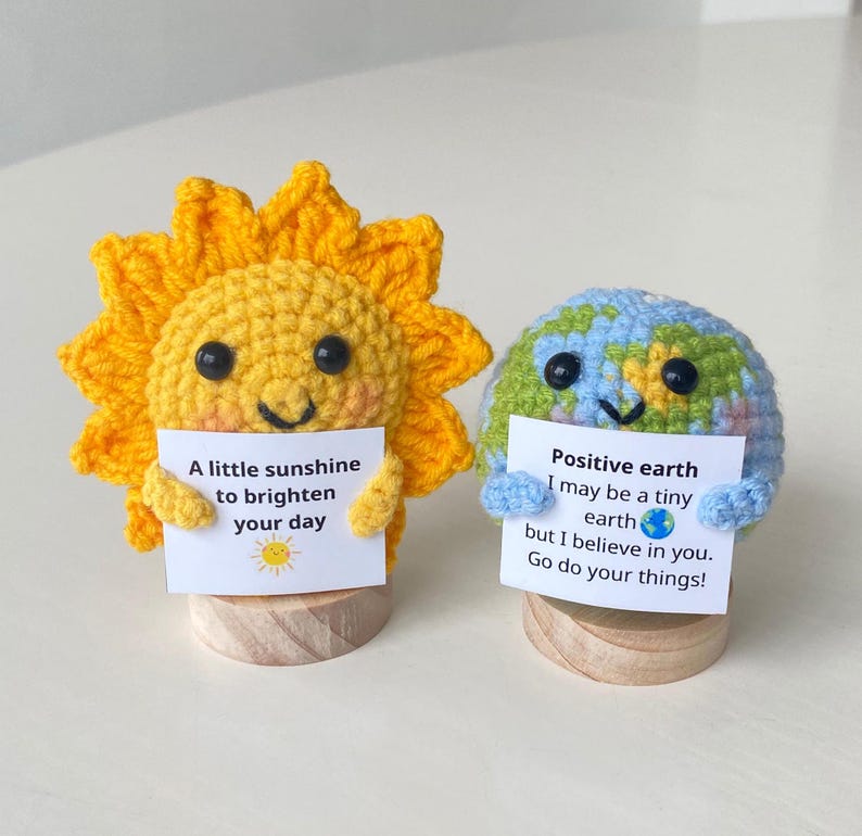 2PCS Crochet Supportive Sun/Earth, Positive Sun, Positive Earth, Cute Desk Accessory, Coworkers Gift, Cheer Up Gift, Birthday Gifts