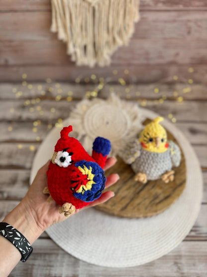 Crochet Parrot Decor, Cockatiel & Scarlet Macaw Keepsake, Handmade Bird Collectible, Parrot Lover Gift, Tropical Shelf Decor