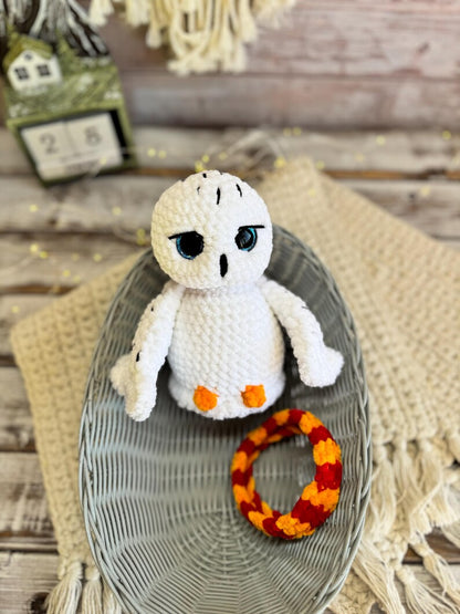 Snowy Owl Decor, Handmade Crochet Owl Ornament, White Owl Decoration, Arctic Bird Collectible, Owl Lover Gift, Shelf Decor