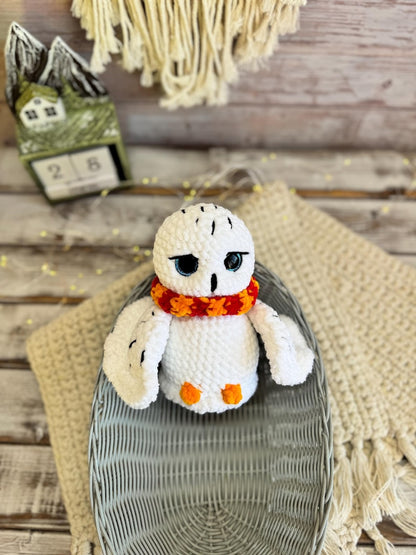 Snowy Owl Decor, Handmade Crochet Owl Ornament, White Owl Decoration, Arctic Bird Collectible, Owl Lover Gift, Shelf Decor