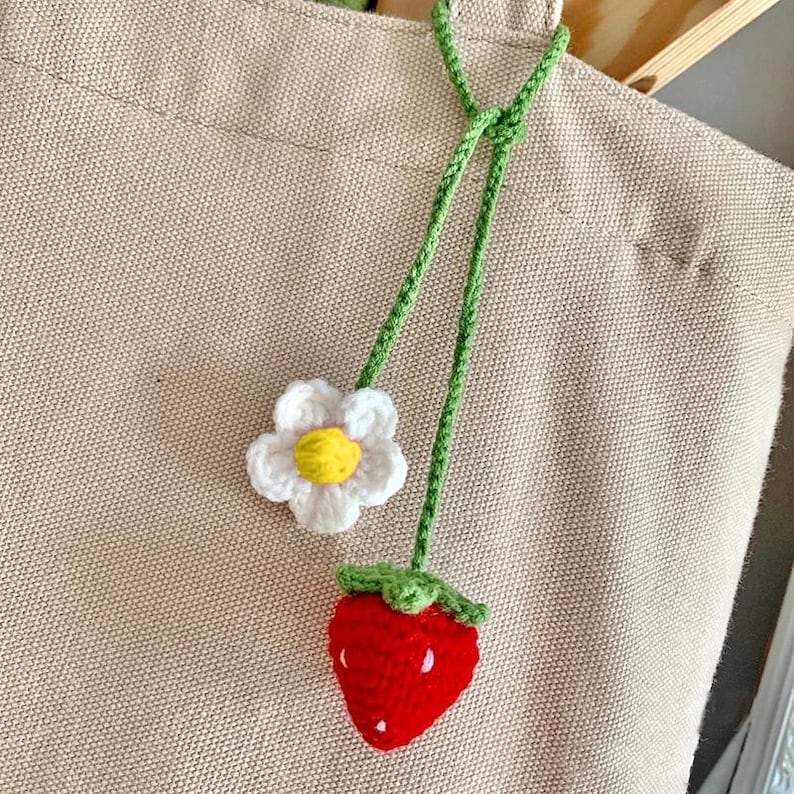 Crochet Sunflower Keychain: Handmade Cotton Bag Charm