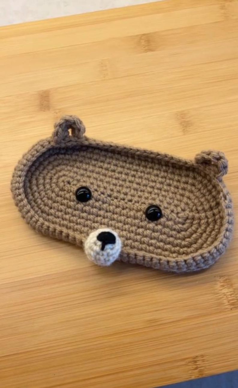 Crochet Bear Glasses Holder: Acrylic Teddy Bear Eyeglass Tray