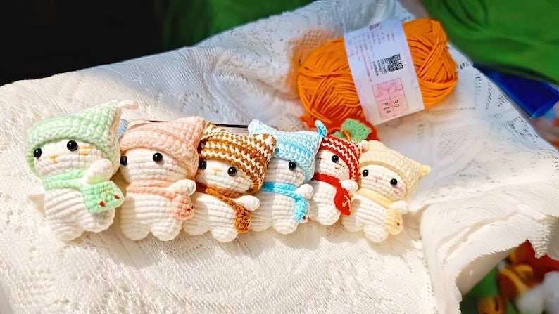 Crochet Cat Keychain: Handmade Amigurumi Beanie Cat Keyring