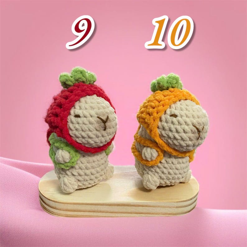 Crochet Capybara Keychain: Handmade Acrylic Plush Toy with Bag