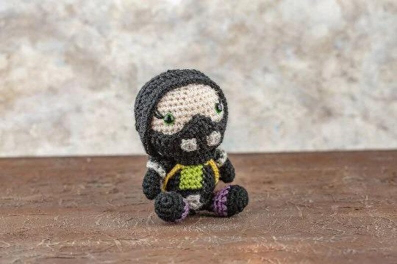 Valorant Viper Crochet Plush, Valorant Viper Keychain, Viper Doll, Amigurumi Viper, Valorant Character, Viper Figure, Viper Desk Figure