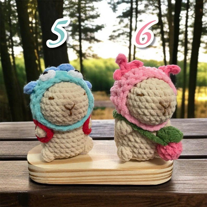 Crochet Capybara Keychain: Handmade Acrylic Plush Toy with Bag