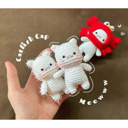 Crochet Cat Keychain: Handmade Kawaii Plush Toy with Sea Hats