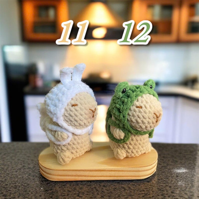 Crochet Capybara Keychain: Handmade Acrylic Plush Toy with Bag