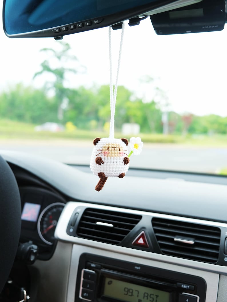 Crochet Cat Car Mirror Hanging Accessory, Kawaii Calico & Siamese Cat Rear View Mirror Charm, Crochet Cat Car Hanger for Women/Teens