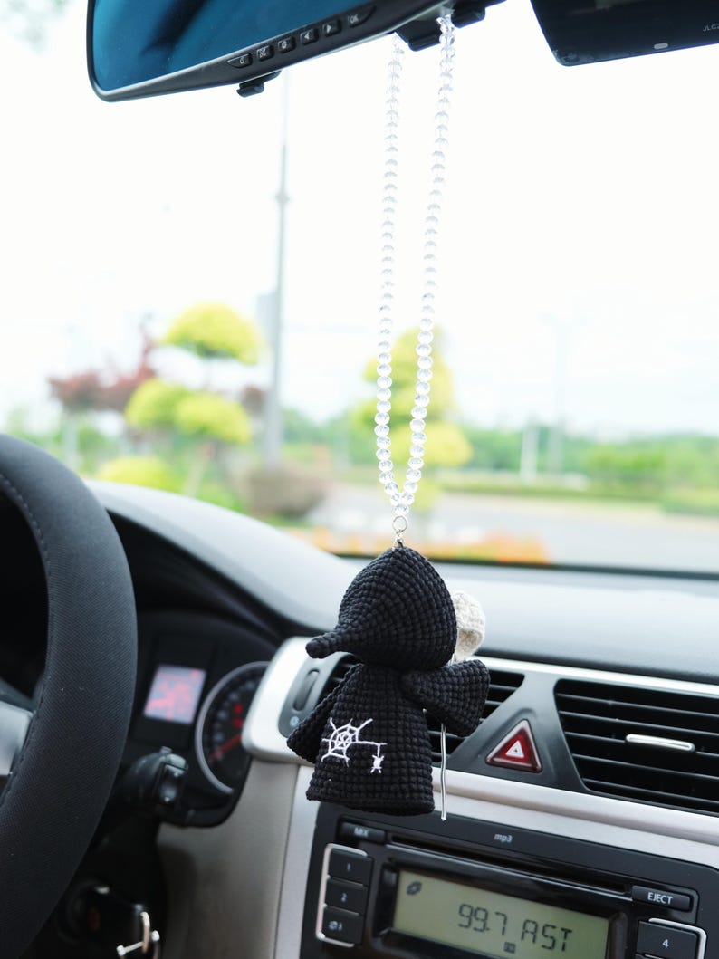 Crochet Grim Reaper Car Mirror Hanging, Amigurumi Scythe Ghost Plush Figurine, Spooky Halloween Rearmirror Ornament