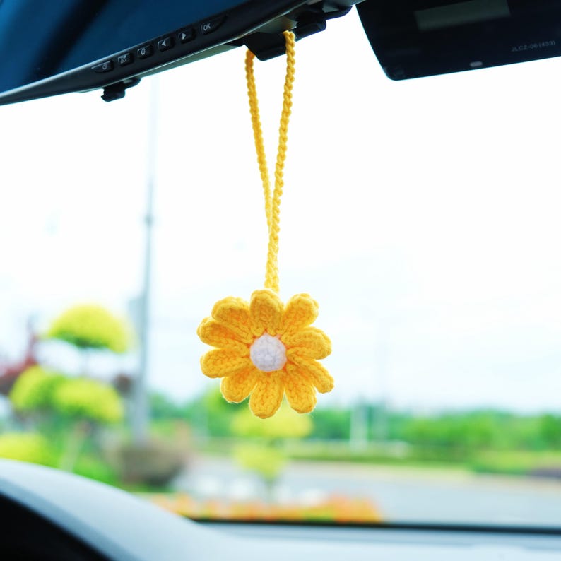 2Pcs Crochet Daisy Car Mirror Hanging Accessory, Boho Rear View Mirror Charm, Girly Car Interior Accessories for Women