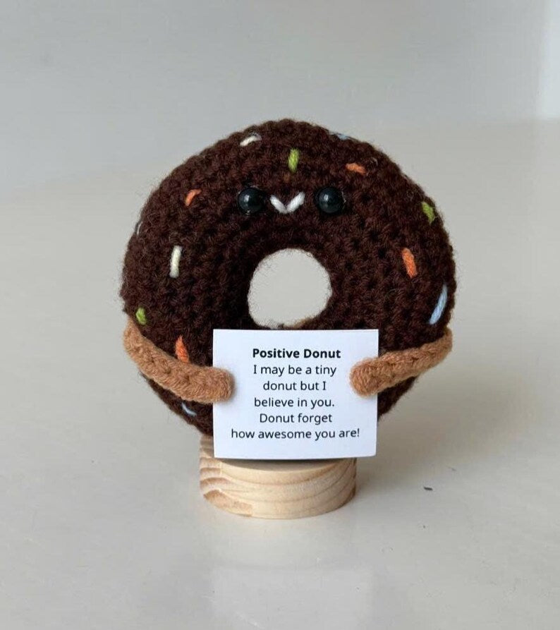 Funny Positive Donut, Knitted Donut With Positive Card, Cute Wool Inspirational Donut Crochet Food Doll Cheer Up Gifts, Birthday Gift