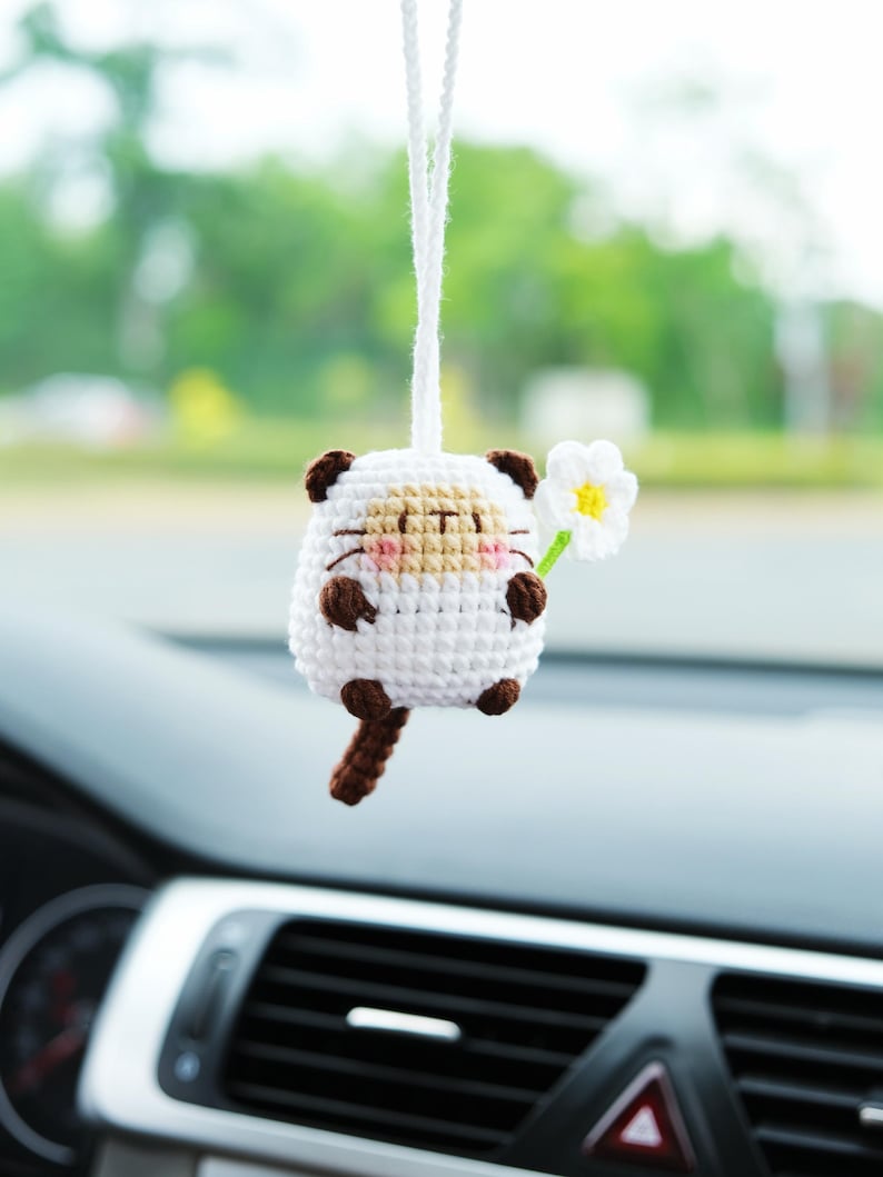 Crochet Cat Car Mirror Hanging Accessory, Kawaii Calico & Siamese Cat Rear View Mirror Charm, Crochet Cat Car Hanger for Women/Teens