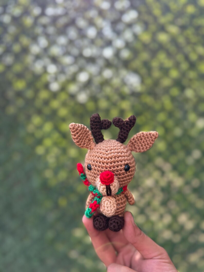 Handmade Christmas Reindeer Amigurumi – Crochet Christmas Decor – Cute Plush Toy – Xmas Gift for Kids & Home Decoration, Christmas Ornament