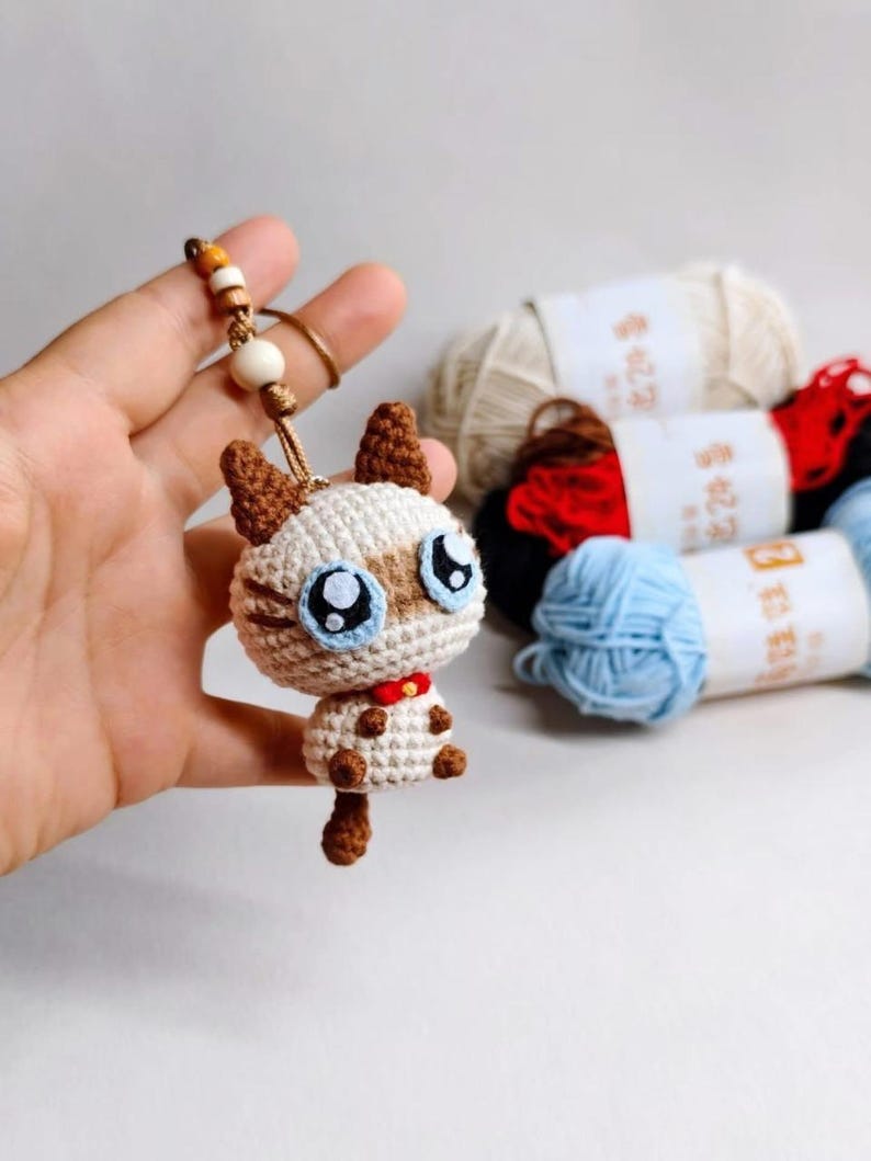 Crochet Cat Keychain: Big-Eyed Amigurumi Plushie - Handmade Cotton Yarn