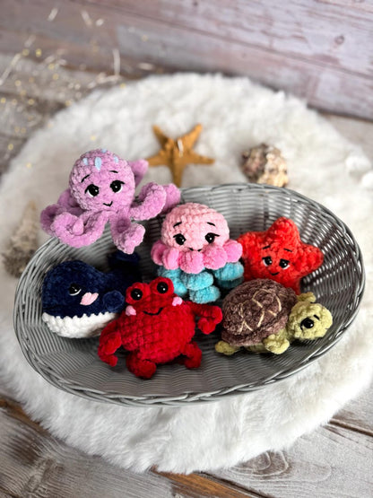 Bright Summer Fish Coin Purse, Crochet Fish Wallet, Beach Vacation Gift, Colorful Ocean Coin Pouch, Handmade Bag Charm, Coastal Accessory