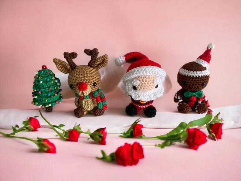 Crochet Christmas Ornaments, Christmas Keychain, Christmas Tree Ornament, Santa Claus Ornament, Santa Claus Keychain, Reindeer Keychain
