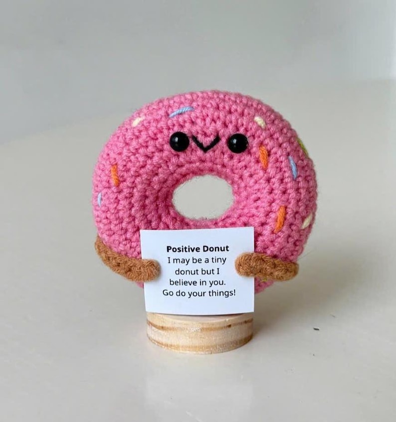 Funny Positive Donut, Knitted Donut With Positive Card, Cute Wool Inspirational Donut Crochet Food Doll Cheer Up Gifts, Birthday Gift