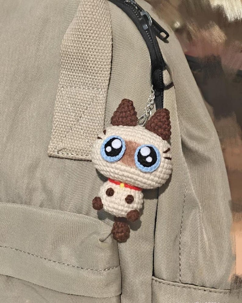 Crochet Cat Keychain: Big-Eyed Amigurumi Plushie - Handmade Cotton Yarn