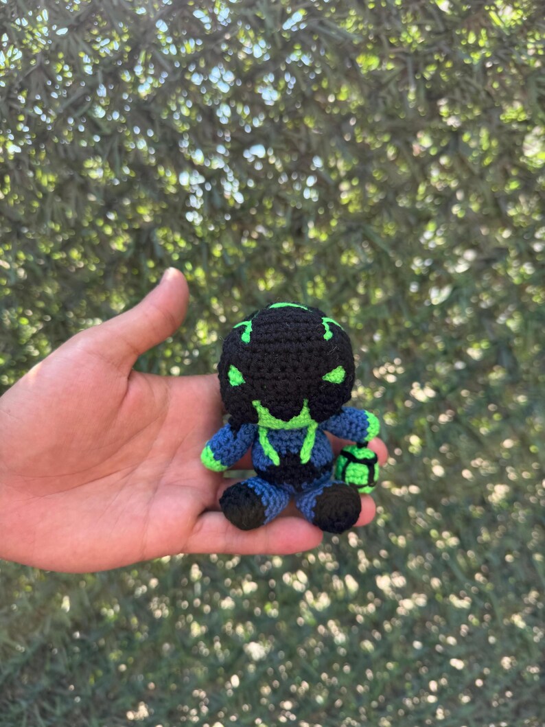 League of Legends Thresh Amigurumi Keychain, LOL, Thresh Plush, Thresh Figure, Thresh, League of Legends Figure, Amigurumi Plush Keychain