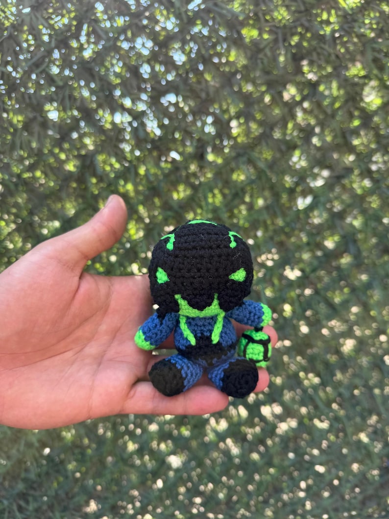 League of Legends Thresh Amigurumi Keychain, LOL, Thresh Plush, Thresh Figure, Thresh, League of Legends Figure, Amigurumi Plush Keychain