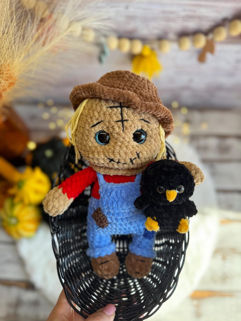 Crochet Scarecrow Figure with Crow, Autumn Farmhouse Decor, Harvest Collectible, Thanksgiving Decoration