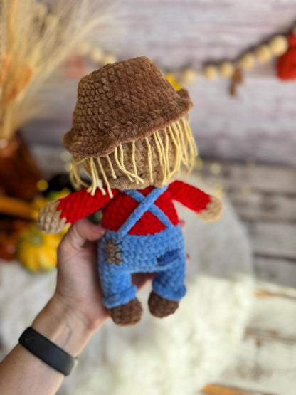 Crochet Scarecrow Figure with Crow, Autumn Farmhouse Decor, Harvest Collectible, Thanksgiving Decoration