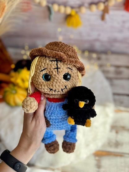 Crochet Scarecrow Figure with Crow, Autumn Farmhouse Decor, Harvest Collectible, Thanksgiving Decoration