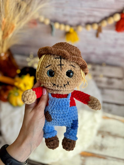 Crochet Scarecrow Figure with Crow, Autumn Farmhouse Decor, Harvest Collectible, Thanksgiving Decoration