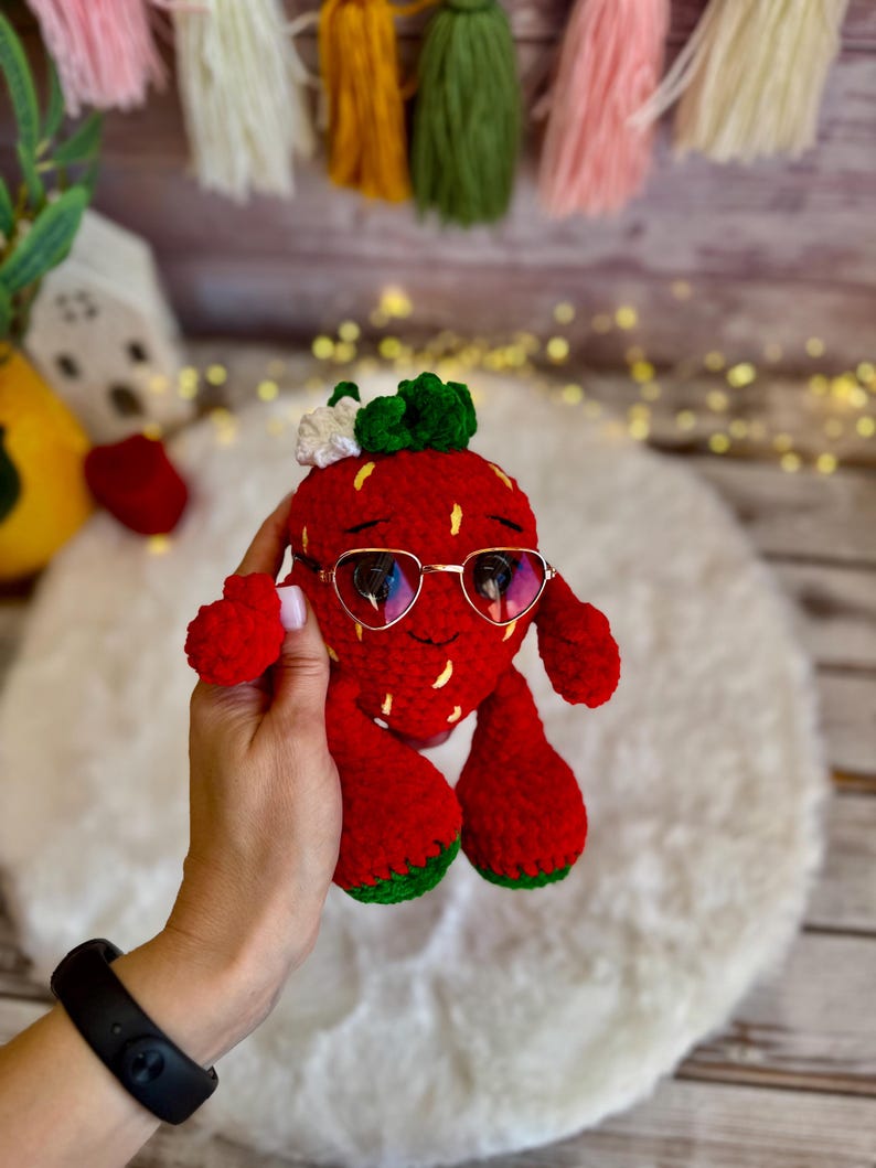 Crochet Strawberry Plush, Handmade Strawberry Decor, Amigurumi Strawberry, Fruit Decor, Bakery Decor, Cafe Decor, Kitchen Decor