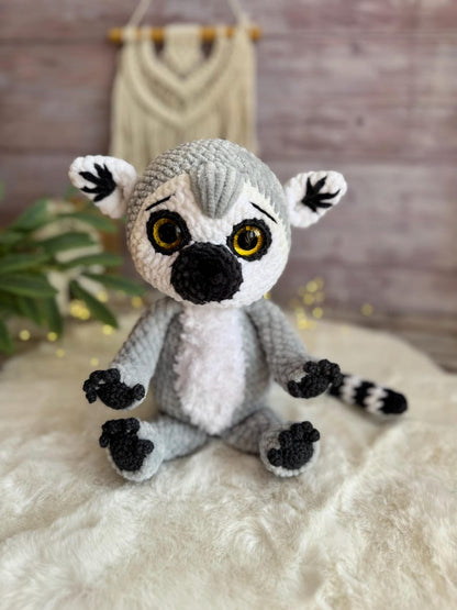 Ring-Tailed Lemur Decor, Handmade Crochet Lemur Ornament, Wildlife Collectible, Jungle Shelf Decor, Animal Lover Gift