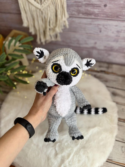 Ring-Tailed Lemur Decor, Handmade Crochet Lemur Ornament, Wildlife Collectible, Jungle Shelf Decor, Animal Lover Gift