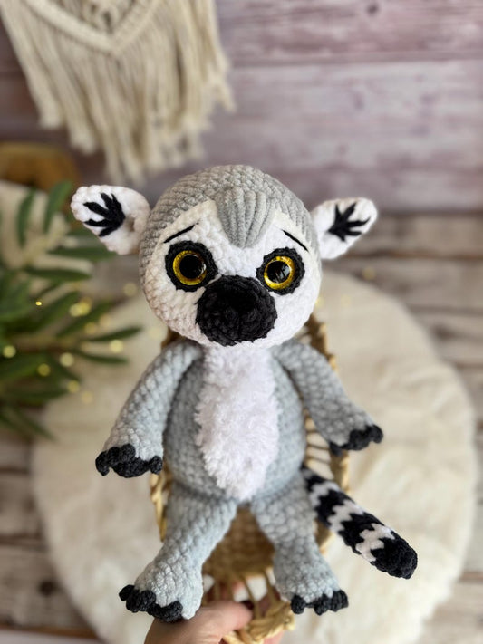 Ring-Tailed Lemur Decor, Handmade Crochet Lemur Ornament, Wildlife Collectible, Jungle Shelf Decor, Animal Lover Gift