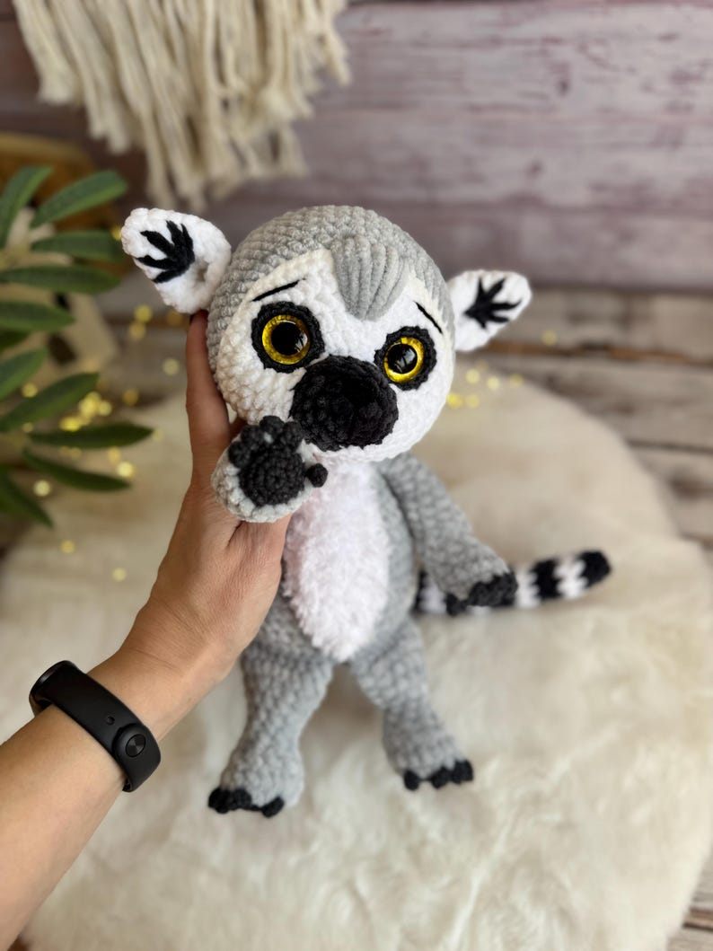 Ring-Tailed Lemur Decor, Handmade Crochet Lemur Ornament, Wildlife Collectible, Jungle Shelf Decor, Animal Lover Gift
